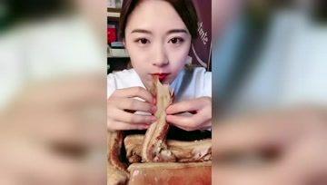 娱乐吃瓜酱女孩名字,揭秘娱乐圈幕后故事